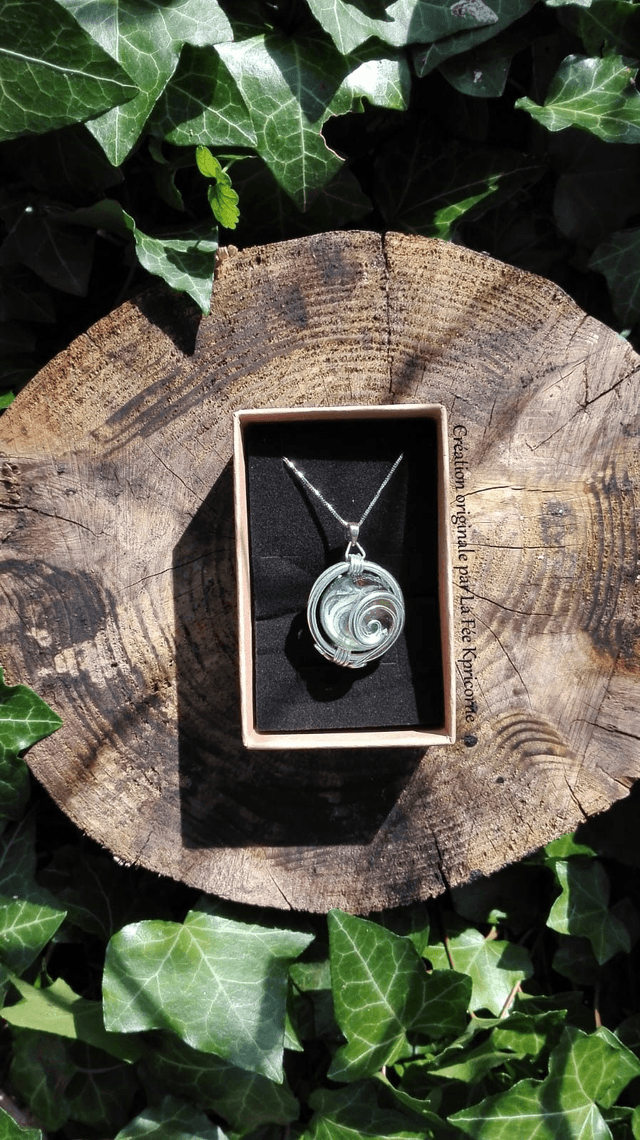 Pendentif Bille Verre Cosmique-BIJOU ARTISANAL - "La Tête dans les Etoiles" [Modèle F]