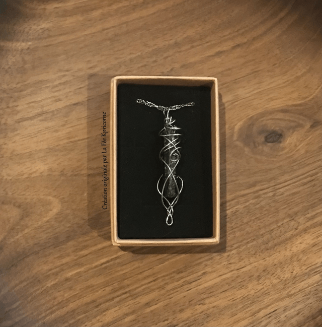 Pendentif TOURMALINE - BIJOU ARTISANAL Gamme "DANA" - [fils et chaîne inox]