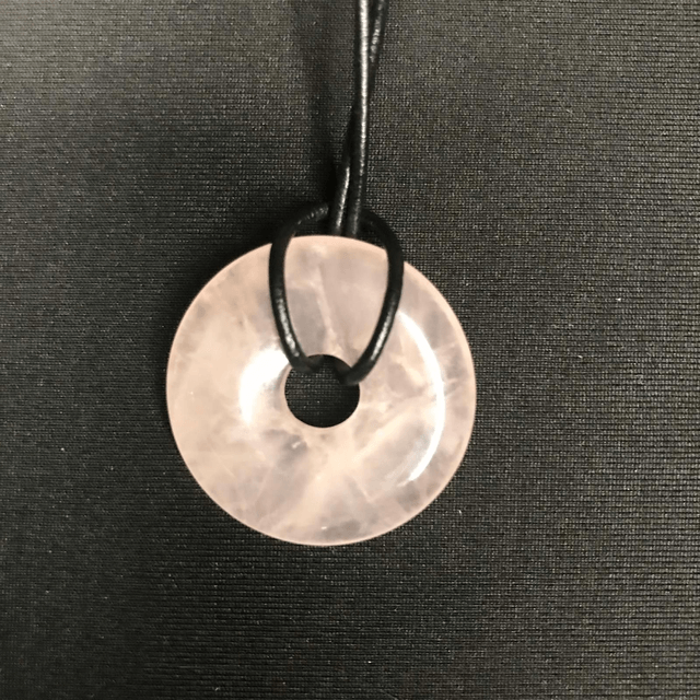 QUARTZ ROSE - Pendentif Donut N°2 avec cordon cuir [Brésil]