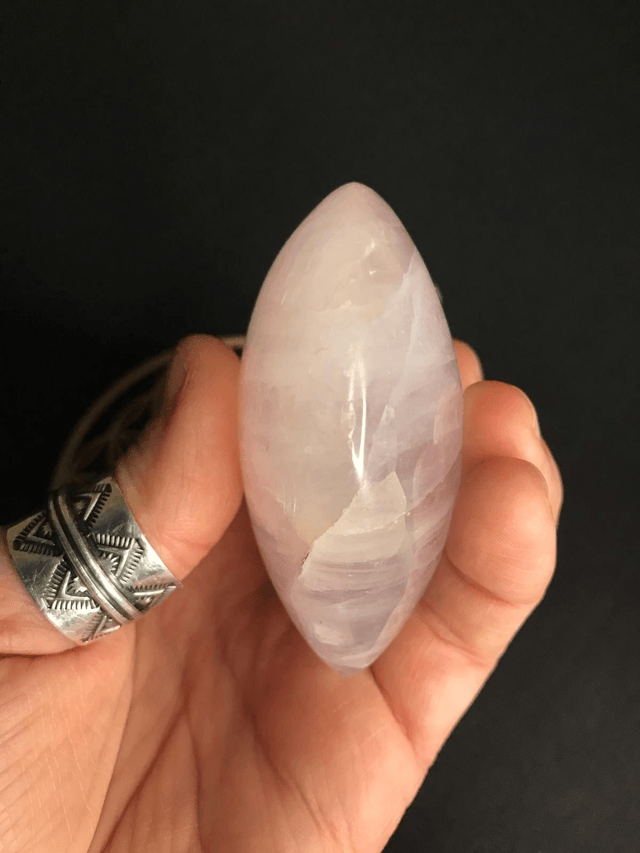 QUARTZ ROSE - Galet [Madagascar]