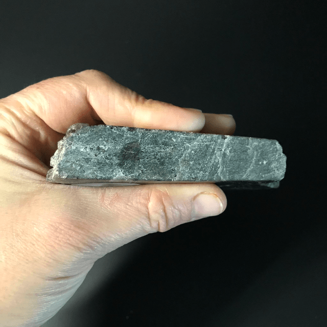 LABRADORITE BLEUE- Brut semi-polie [MADAGASCAR]