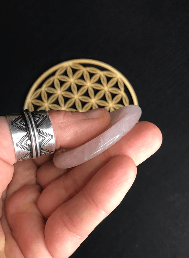 QUARTZ ROSE - Worry Stone [Madagascar]
