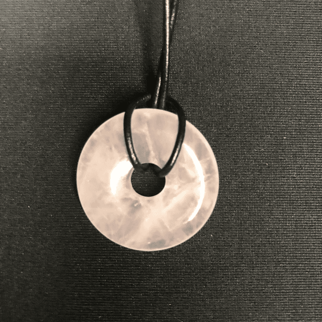 QUARTZ ROSE - Pendentif Donut N°2 avec cordon cuir [Brésil]